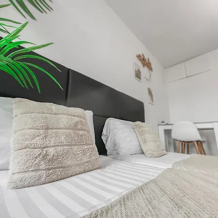 Huoneisto Residential Homes Penthouse